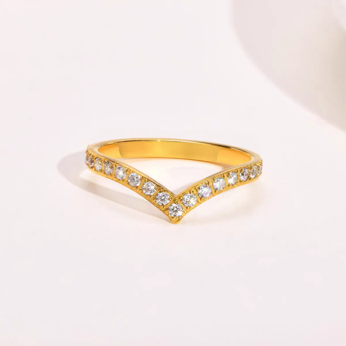 Damen V-förmiger Ring mit Kristallakzenten Shop Nory