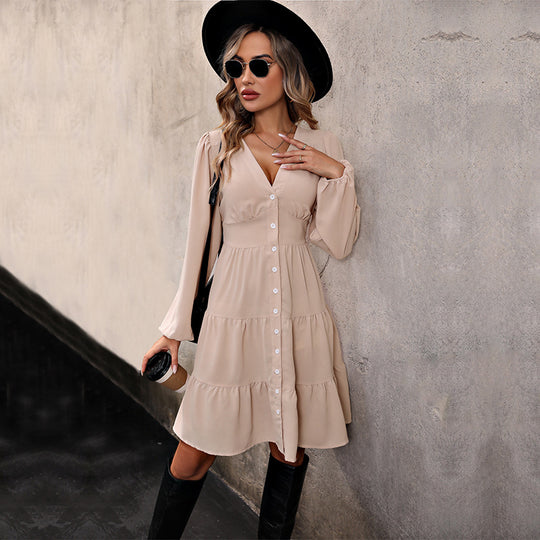 Damen Verspieltes Stufenkleid mit V‑Ausschnitt, durchgehender Knopfleiste und tailliertem Einsatz Shop Nory