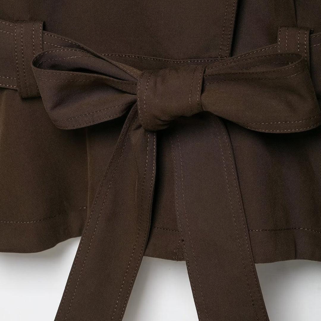 Damen Kurz-Trenchjacke mit hohem Stehkragen, Bindegürtel und asymmetrischer Knopfleiste Shop Nory