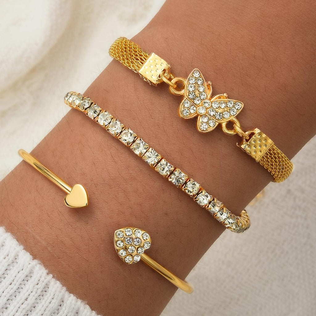 Damen Armband-Set mit funkelnden Kristallelementen und Herzdetails Shop Nory