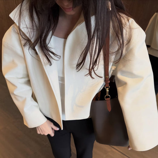 Damen Kurze Boxy Kunstlederjacke mit markantem Stehkragen Shop Nory