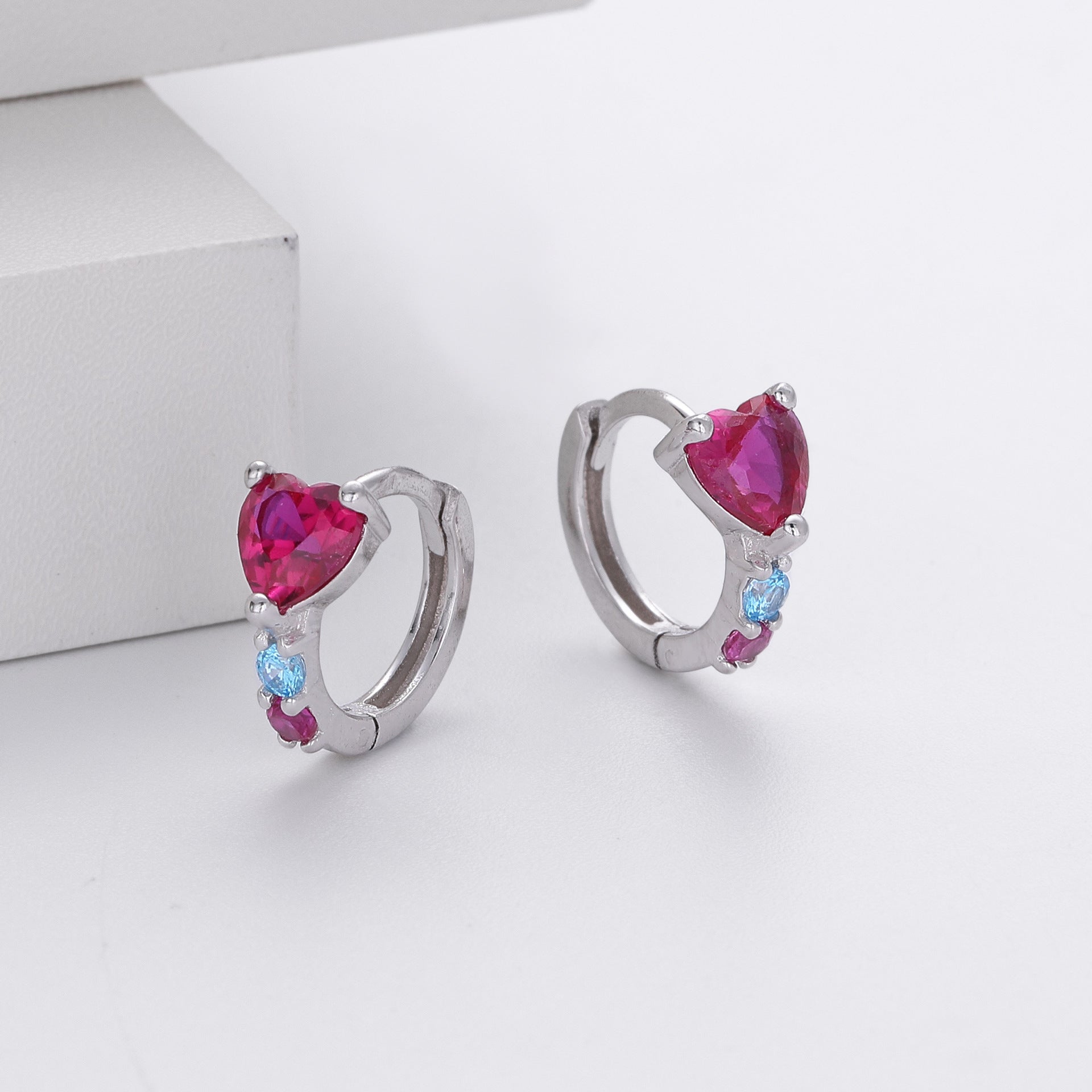 Damen Ohrhänger mit herzförmigem Zirkon und edler Verzierungen aus 925 Sterling Silber Shop Nory
