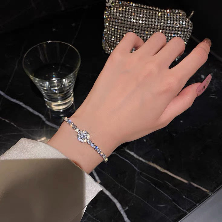 Damen Zartes Armband mit funkelndem Zirkonia-Besatz Shop Nory