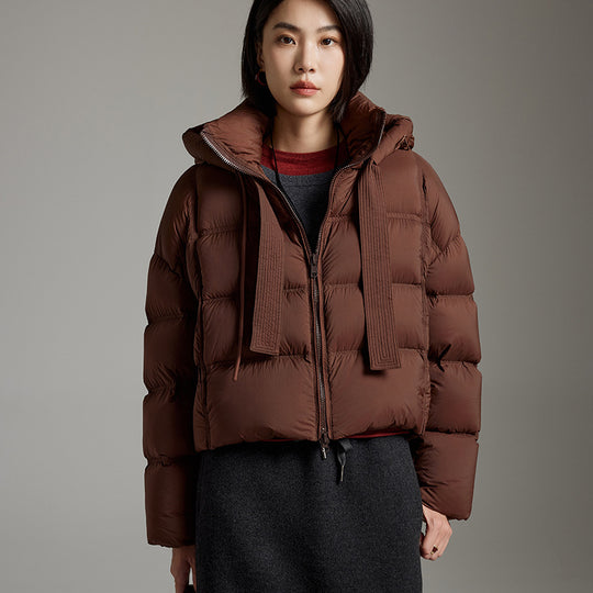 Damen Kurz geschnittene Boxy-Steppjacke mit voluminöser Kapuze und Kordelzug Shop Nory