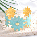 Damen Blumenarmband mit goldenen Akzenten Shop Nory