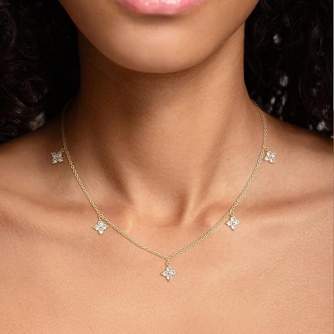 Damen Halskette mit funkelnden Zirkonia-Anhängern und elegantem Design Shop Nory