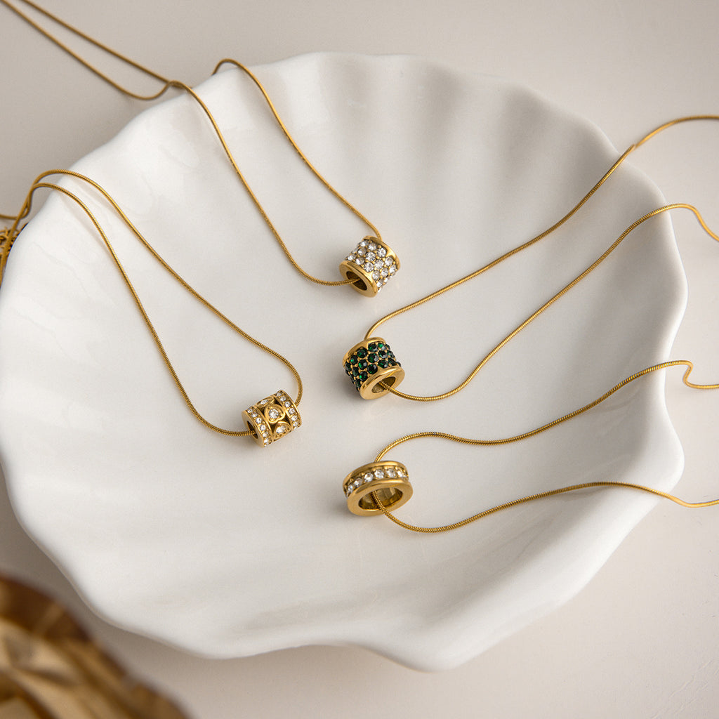 Damen elegante Edelstahl Halskette mit funkelndem Zirkonanhänger Shop Nory