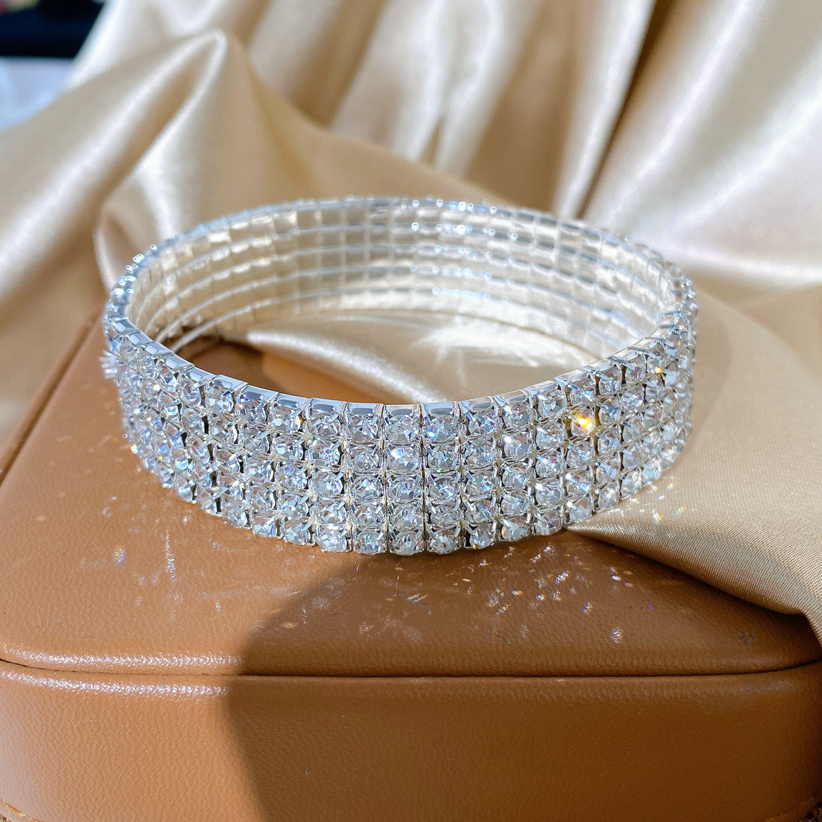 Damen Glänzendes Zirkonia-Armband mit elegantem Design Shop Nory