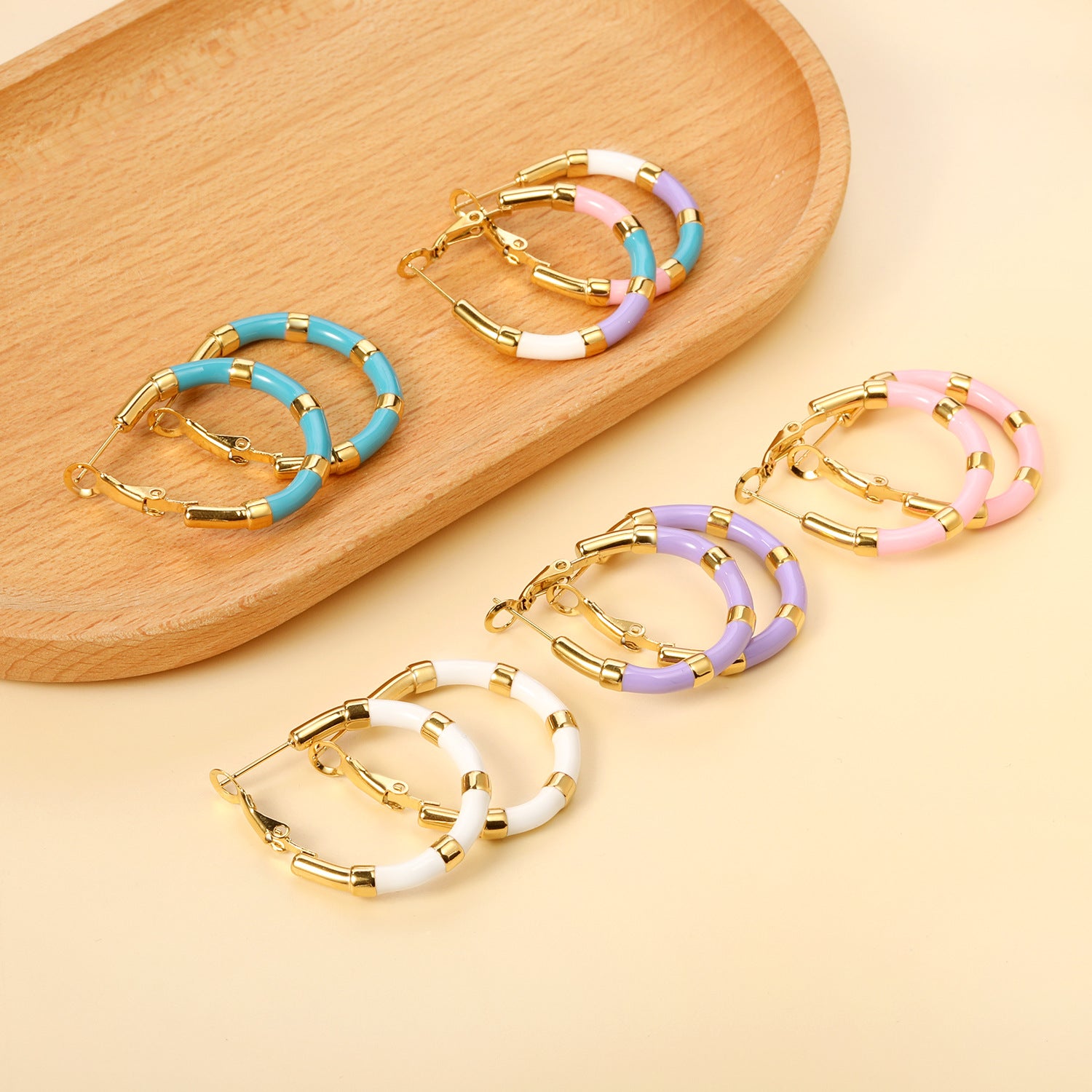 Damen Creolen mit farbigen Akzenten und hochwertiger Goldplattierung Shop Nory