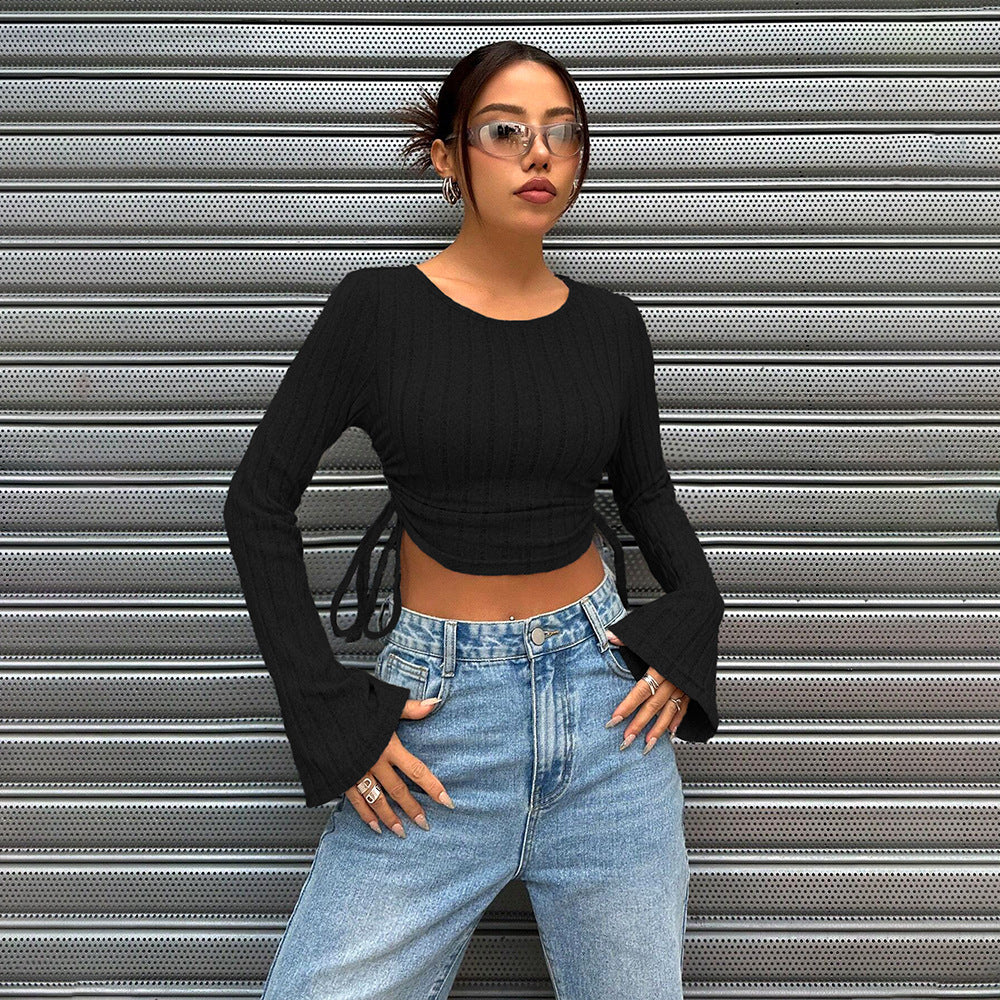 Damen geripptes Cropped-Longsleeve mit seitlicher Tunnelzugraffung, ausgestellten Ärmeln und figurbetonter Passform Shop Nory