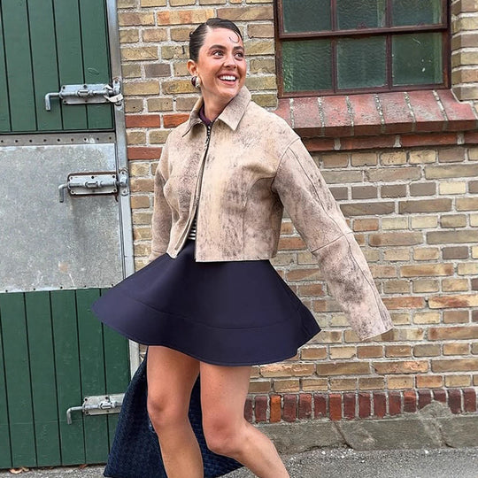 Damen Kurz geschnittene Velourslederjacke in Used‑Optik mit extra langen Ärmeln und Zwei‑Wege‑Reißverschluss Shop Nory
