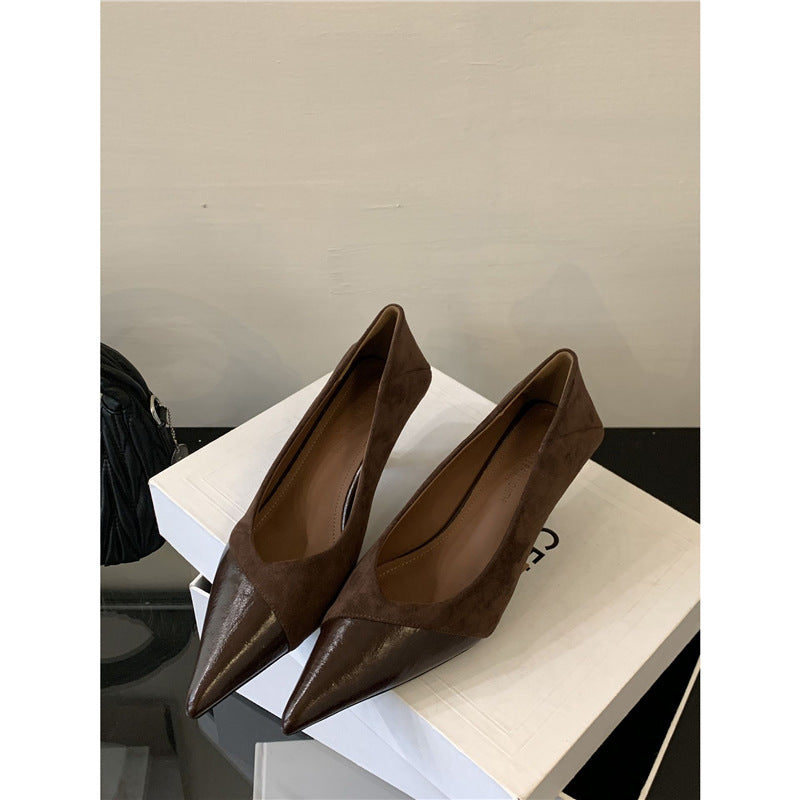 Damen Elegante spitz zulaufende Pumps aus Lack- und Veloursleder mit schmalem Absatz Shop Nory