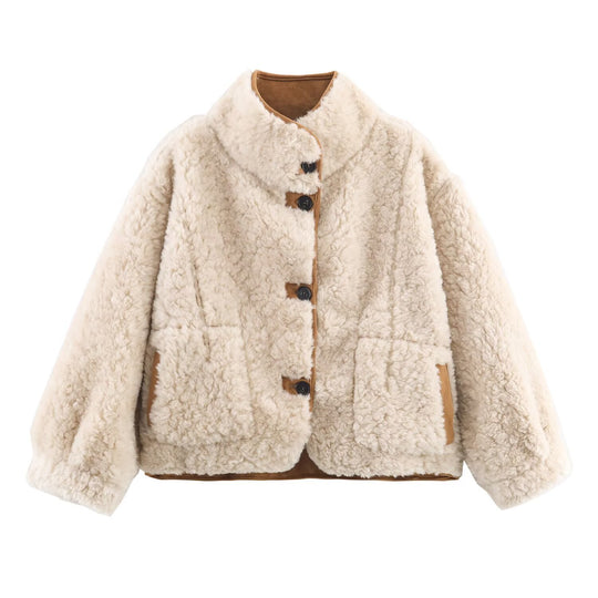 Damen Kurze Lammfellimitatjacke im Boxy‑Schnitt mit Stehkragen und großen Außentaschen Shop Nory