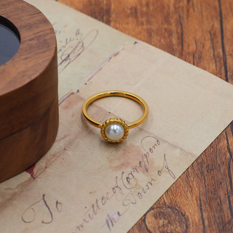 Damen Zarter Perlenring mit edler Goldverzierung Shop Nory