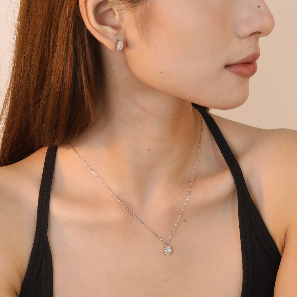 Damen Schmuckset mit funkelndem Zirkonia-Anhänger und passenden Ohrsteckern Shop Nory
