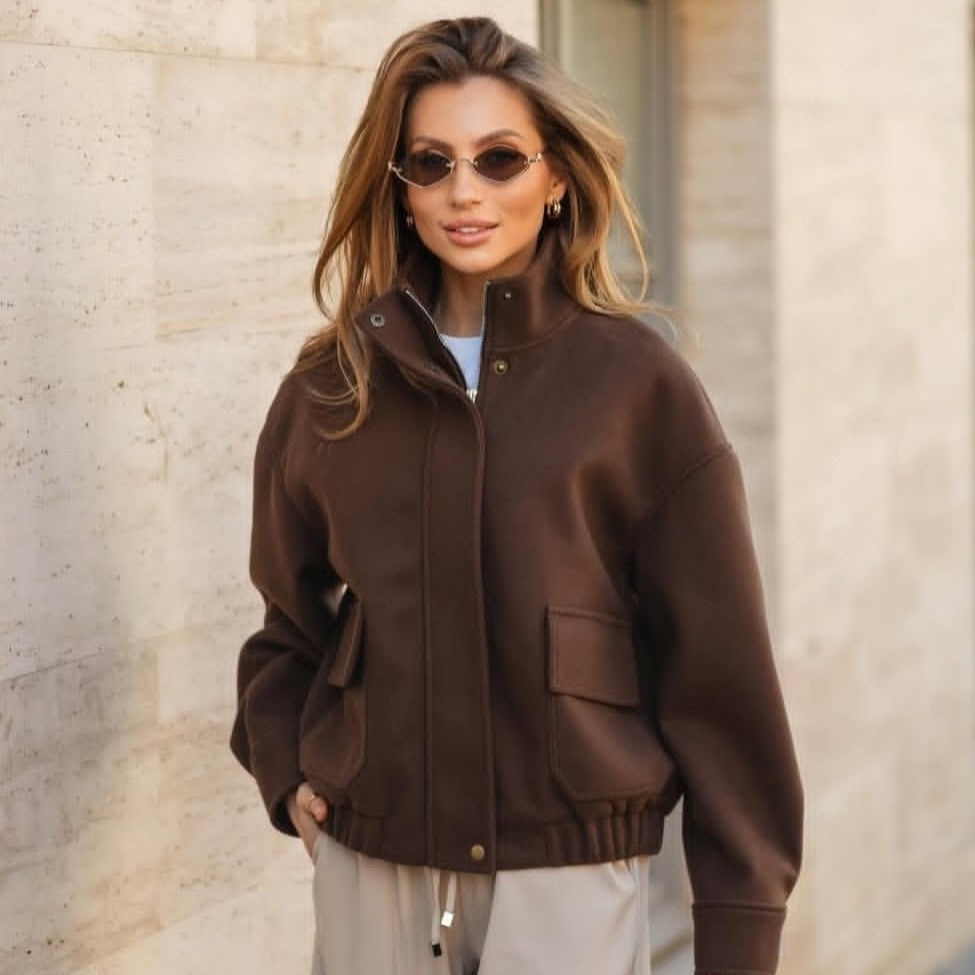 Damen Kurzblouson aus Wollmix im Utility‑Look mit Stehkragen, Klappentaschen und elastischem Saum Shop Nory