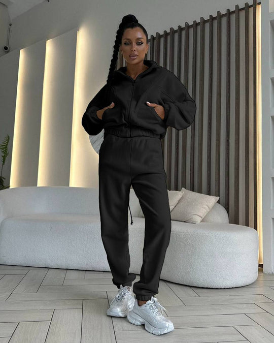 Damen kurzes Reißverschluss-Hoodie mit elastischem Bund und schmal zulaufender High-Waist-Jogginghose aus schwerem French-Terry Shop Nory