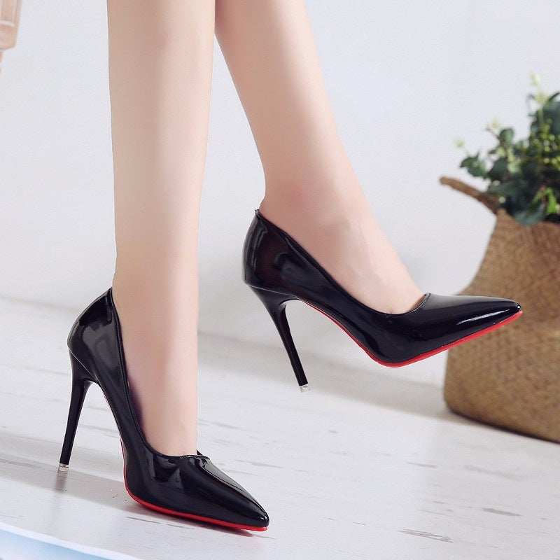 Damen elegante High Heels mit spitzem Schuhprofil und glänzender Oberfläche Shopnory