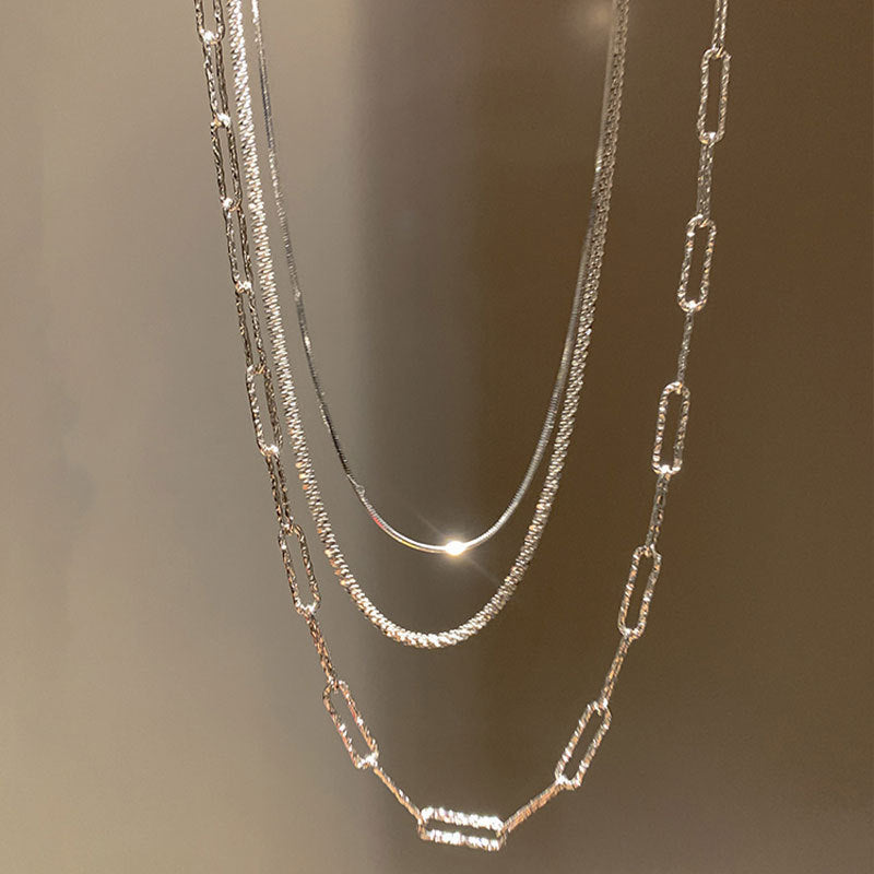 Damen Halskette mit modernem Gliederdesign und filigranen Akzenten Shop Nory