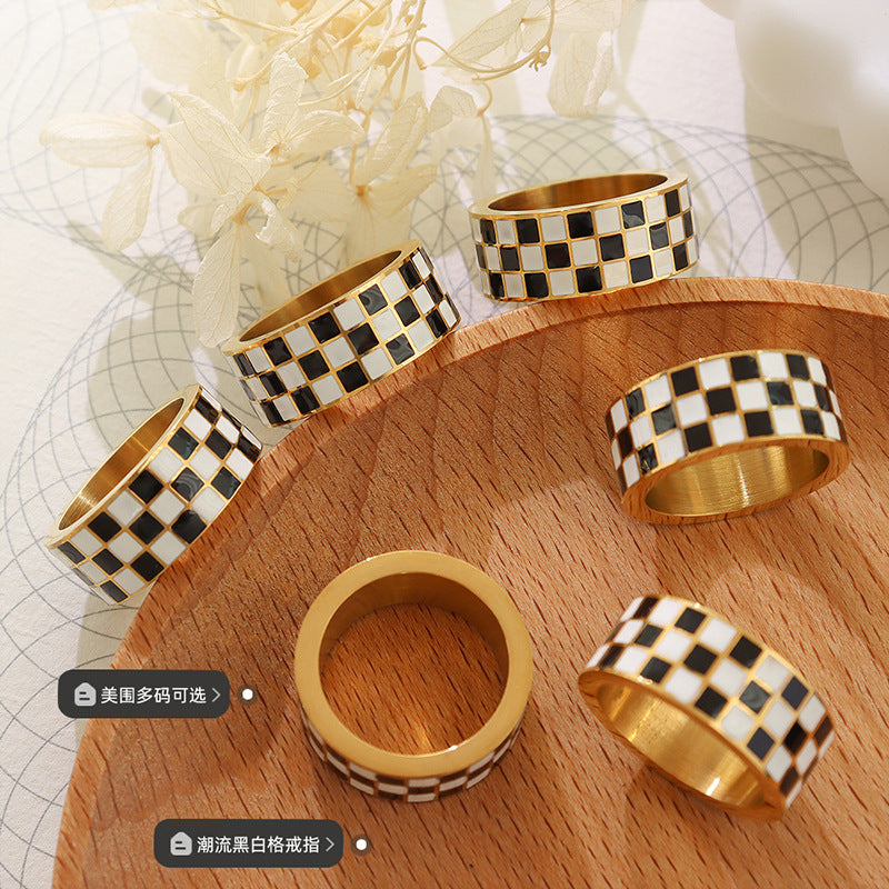 Damenring mit modernem Schachbrettdesign Shop Nory