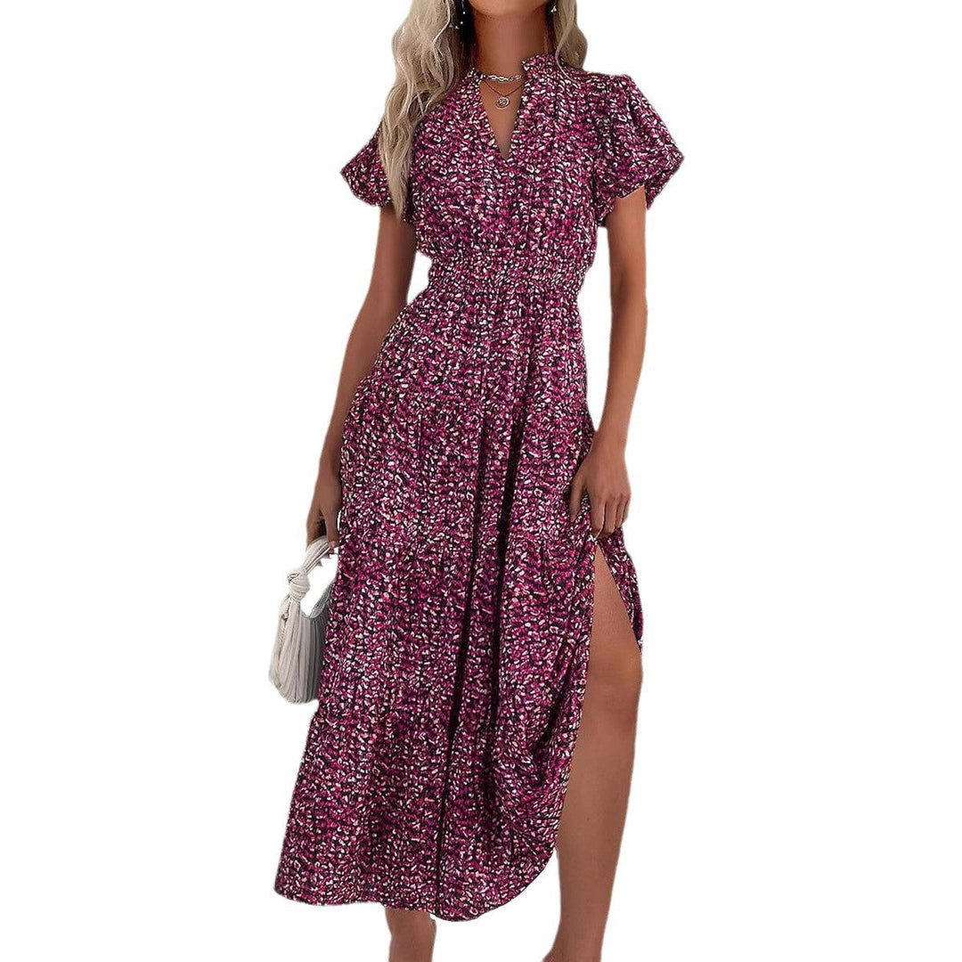 Damen Maxi-Kleid mit floralen Mustern und rüschendem Saum Shopnory