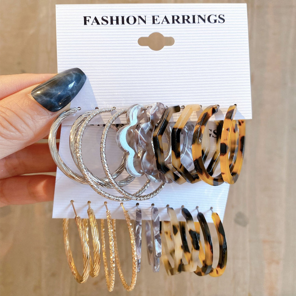 Damen Ohrringe Set mit vielfältigen Designs und funkelnden Akzenten Shop Nory