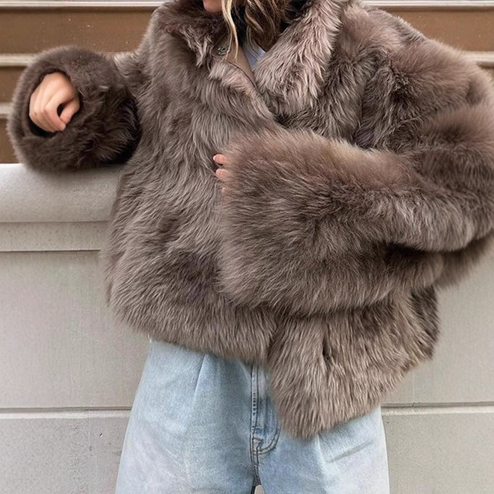 Damen Pelzjacke im modernen Oversize-Stil mit gemütlichem Kragen
