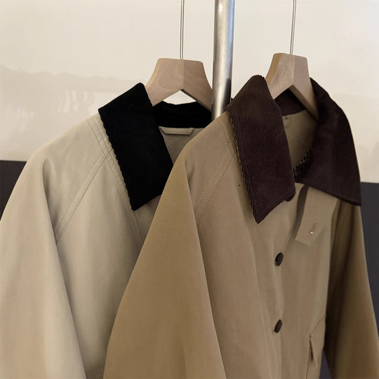 Damen Kurzmantel im Mac-Stil mit kontrastierendem Samtkragen und karierten Ärmelaufschlägen Shop Nory