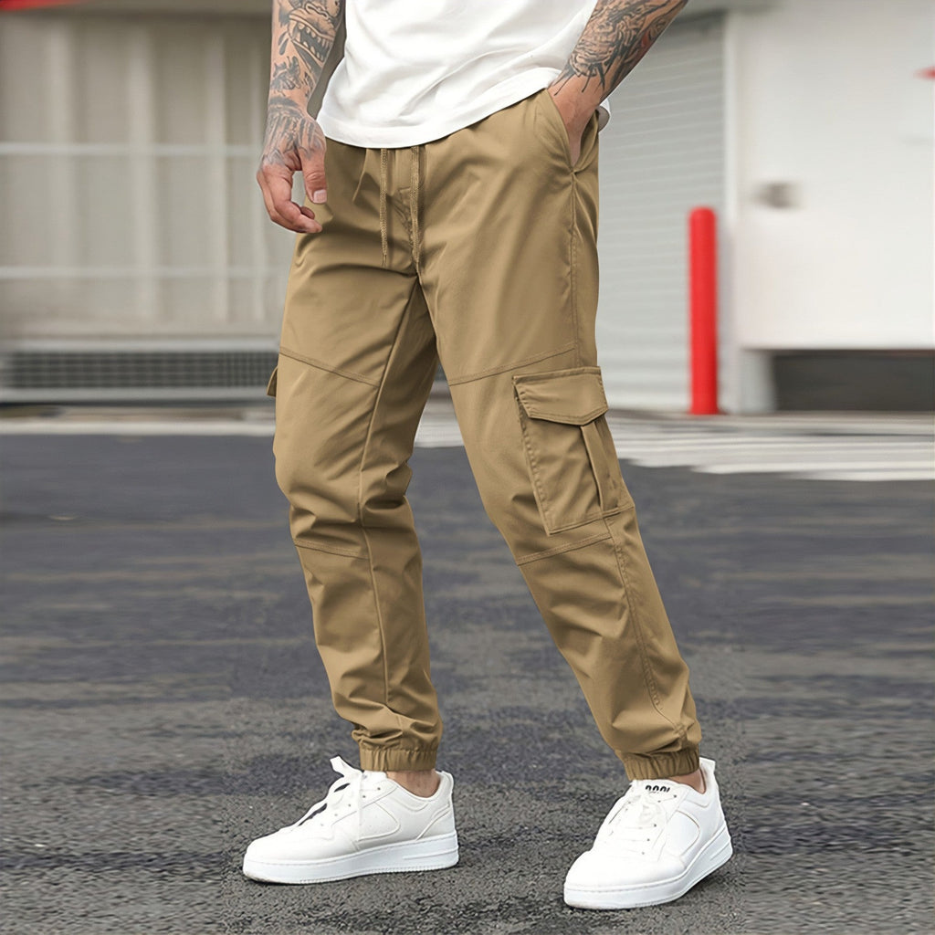 Herren Cargo-Jogginghose mit elastischem Bund und praktischen Cargotaschen