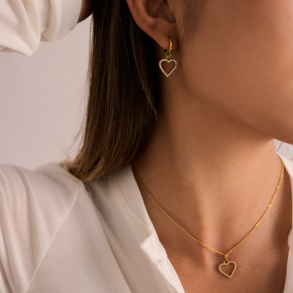 Damen Halskette mit herzförmigem Anhänger und funkelnden Zirkonsteinen Shop Nory