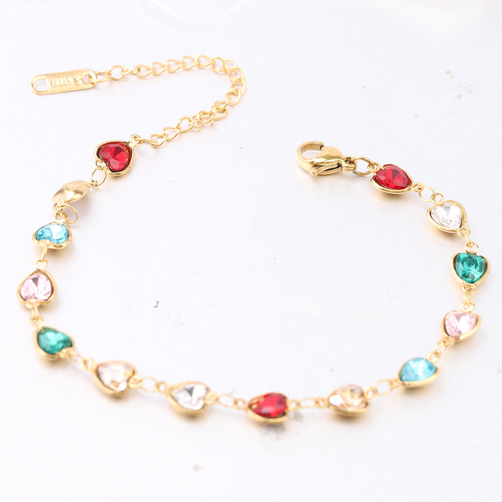 Damen Armband mit herzförmigen, funkelnden Kristallen und verstellbarem Verschluss Shop Nory