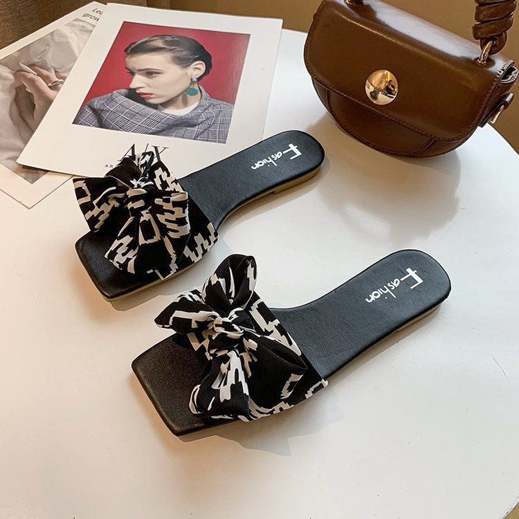 Damen Flache Riemen-Slides mit großem Stoffknoten und quadratischer Zehenpartie Shop Nory
