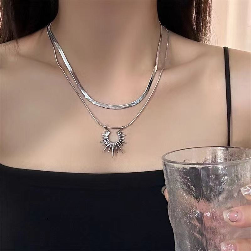 Damen mehrlagige Halskette mit stilvollem Sonnenanhänger Shop Nory