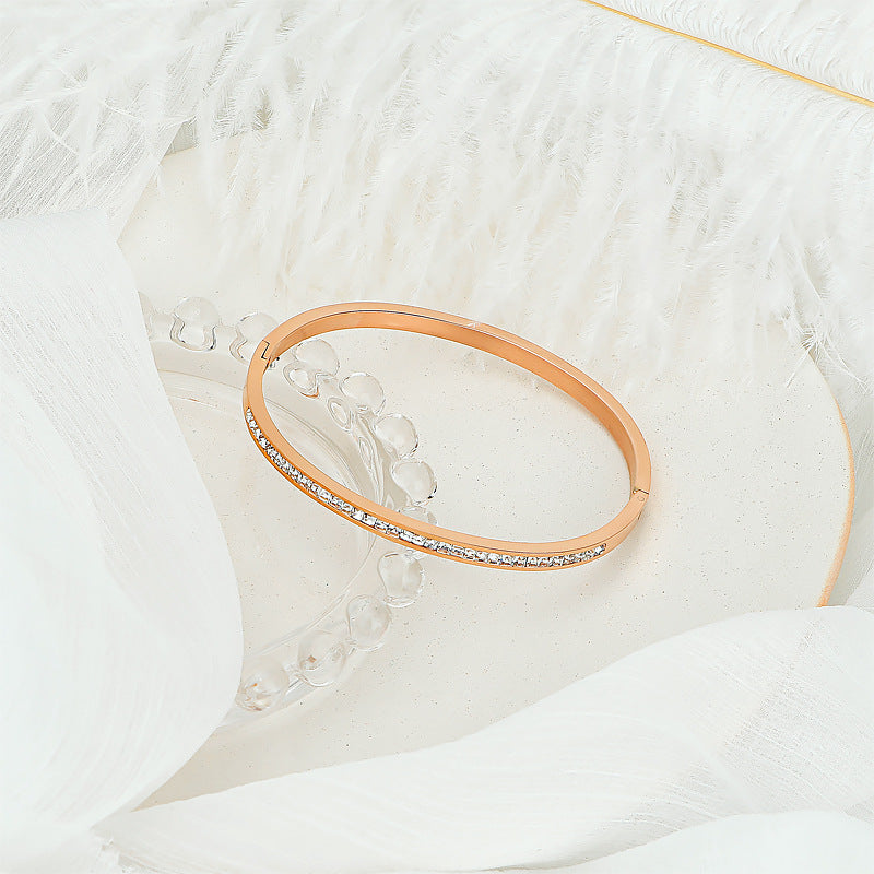 Damen elegantes Armband mit funkelnden Kristallakzenten Shop Nory