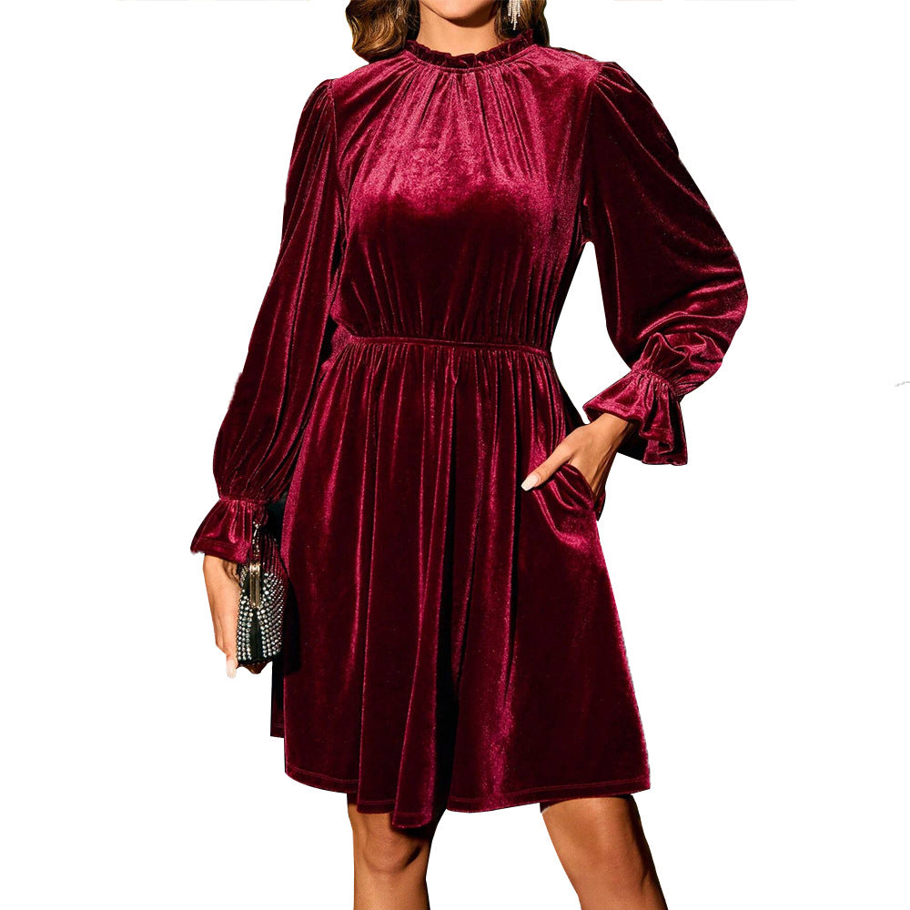 Damen samtiges knielanges Kleid mit Stehkragen, geraffter Taille und praktischen Eingrifftaschen Shop Nory