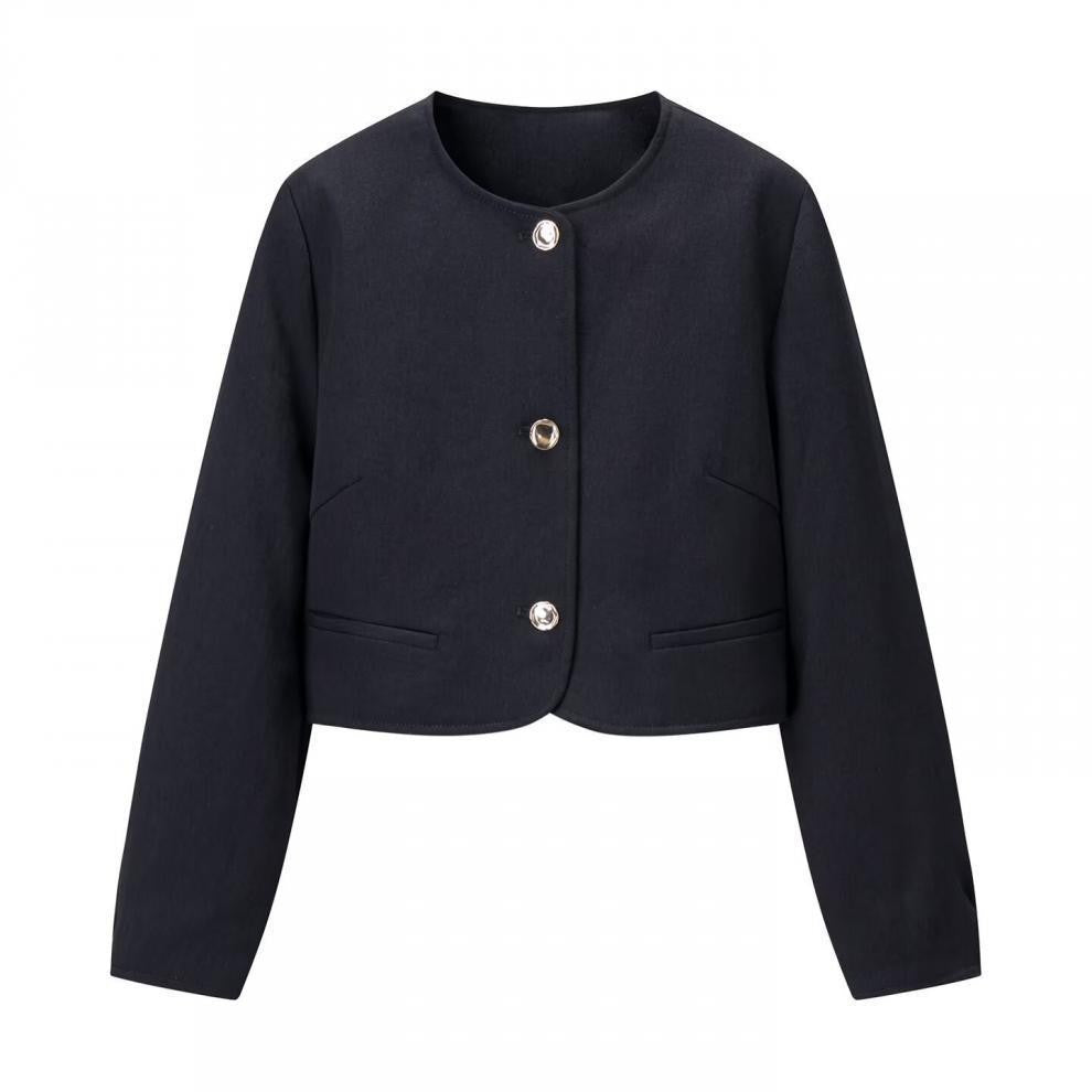 Damen Kurzblazer ohne Kragen mit Rundhalsausschnitt, Zierknopf‑Verschluss und paspelierten Taschen Shop Nory