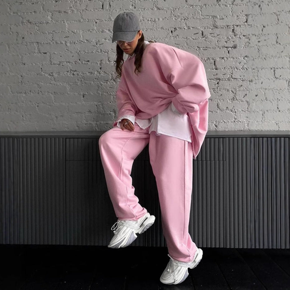 Damen oversized Lounge-Set mit ausgefranstem Saum, extra langem Sweatpullover und weiter hochgeschnittener Jogginghose Shop Nory
