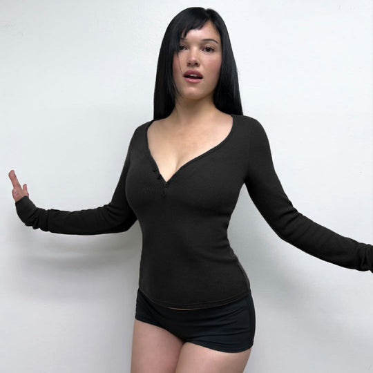 Damen nan figurbetontes geripptes Langarm-Henley-Top mit tiefem V-Ausschnitt und Knopfleiste Shop Nory