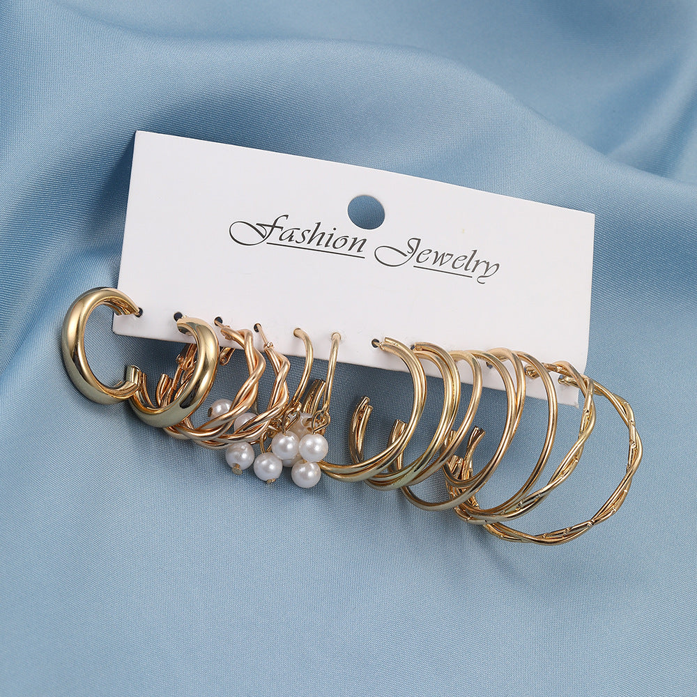Damen Ohrringe Set aus verschiedenen stylischen Kreolen und eleganten Perlenanhängern Shop Nory