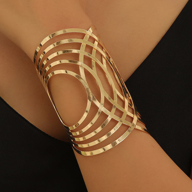 Damen Armreif mit kunstvollem Blumen-Design Shop Nory