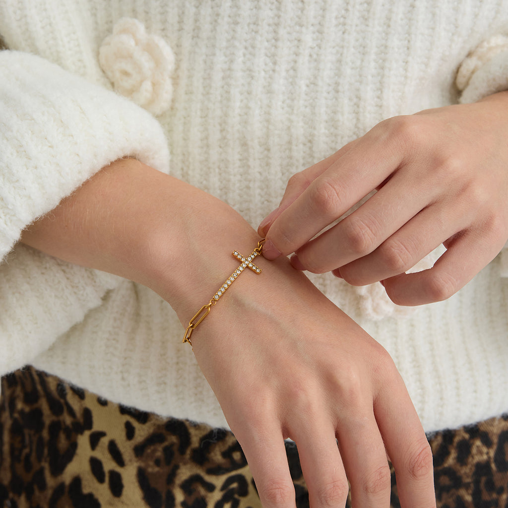 Damen Kettenarmband mit Kreuz und Zirkonia Shop Nory