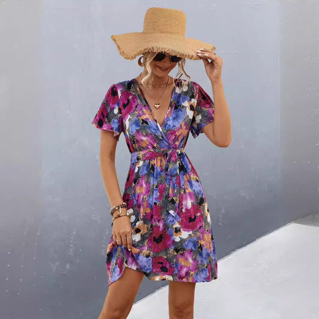 Damen Wickelkleid mit floralem Muster und schwingendem Rock