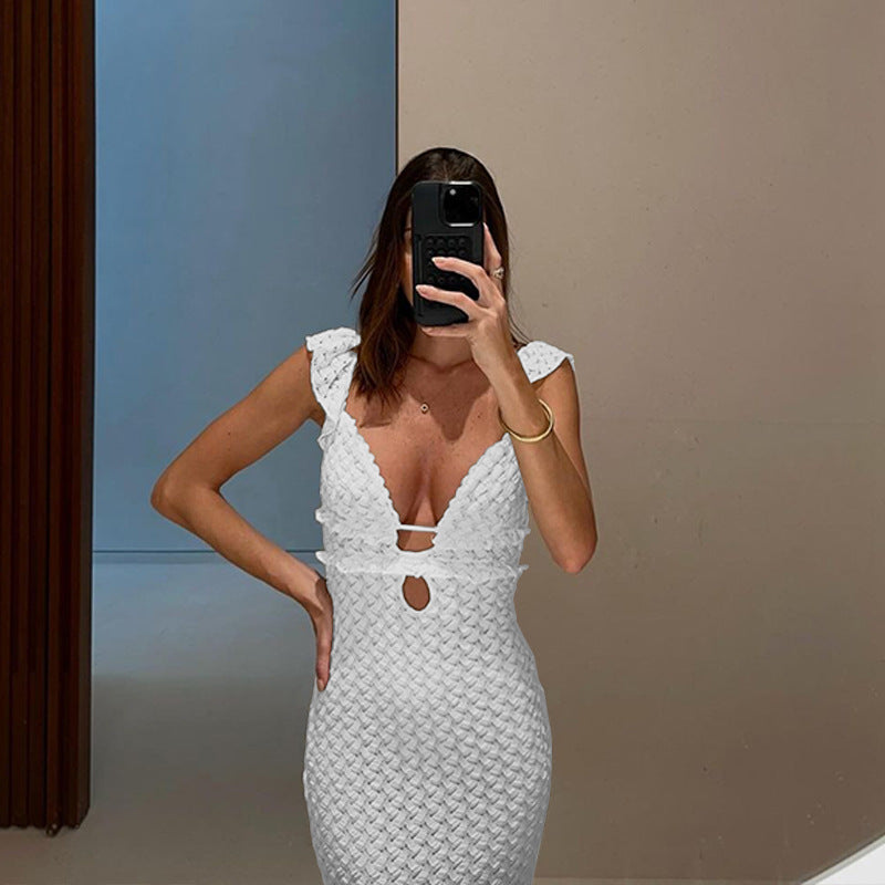 Damen figurbetontes Spitzenkleid mit tiefem V-Ausschnitt und Rüschendetails Shopnory