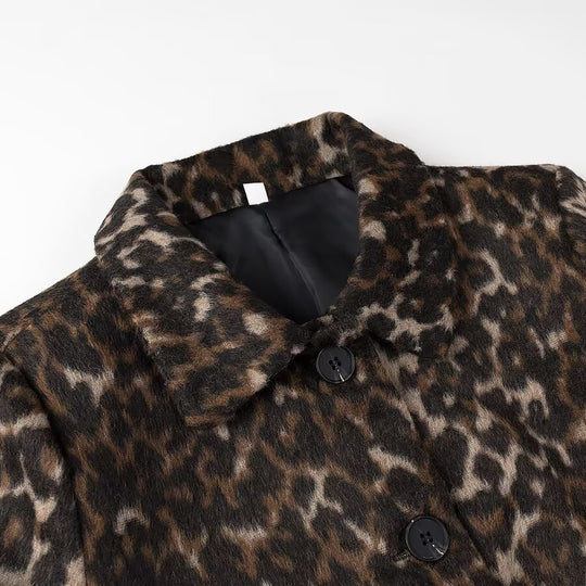 Damen Boxy‑Kurzjacke mit Leopardenmuster, Hemdkragen und aufgesetzten Pattentaschen Shop Nory