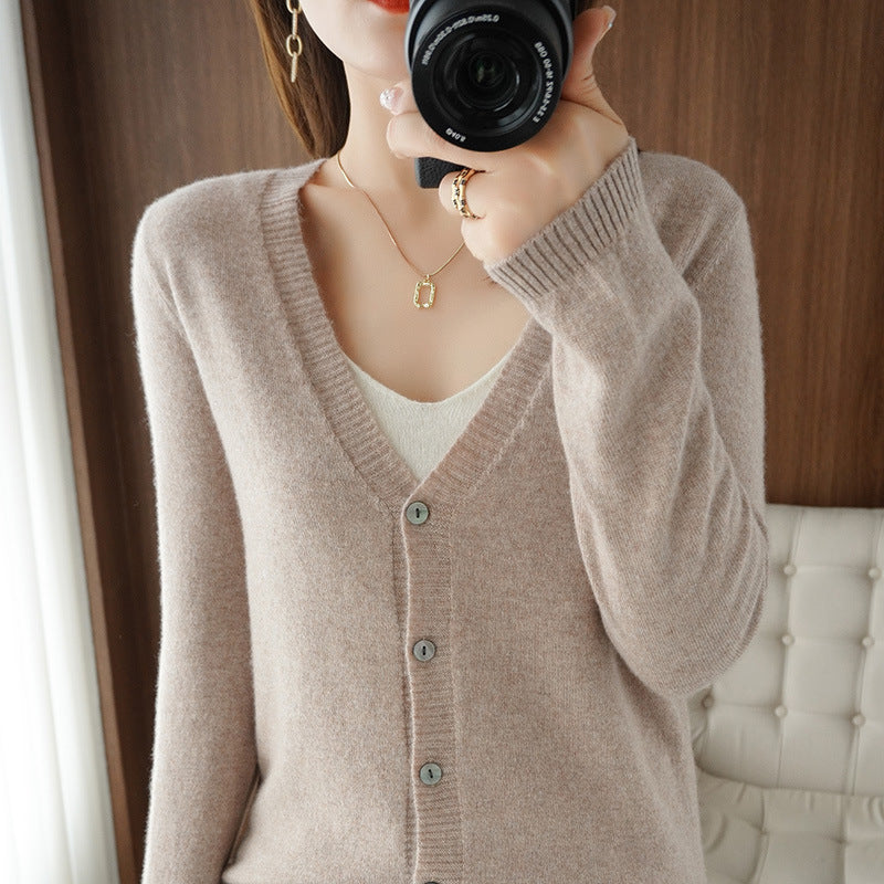 Damen Leichter V‑Ausschnitt-Cardigan aus Kaschmir‑Mix mit feiner Rippkante Shop Nory