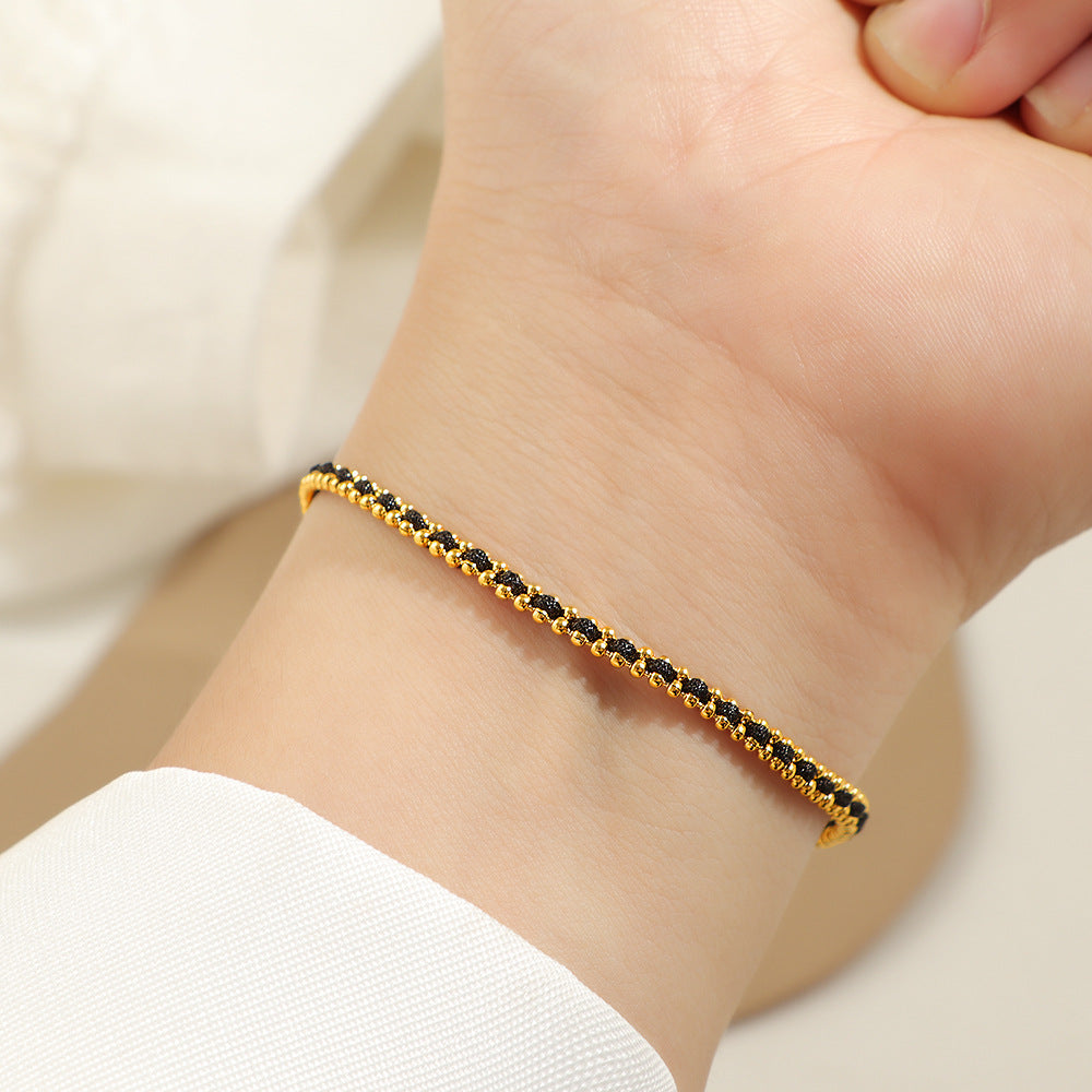 Damen romantisches Armband mit funkelnden roten Zirkonia Shop Nory