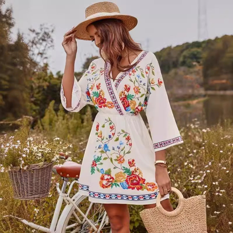 Damen Sommerliches Kleid mit raffinierten Stickdetails