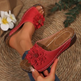 Damen Offene Zehen-Pantoletten mit Blumenapplikation, perforiertem Obermaterial und ergonomischer Keilsohle Shop Nory