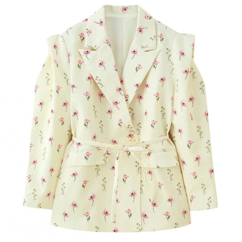 Damen Taillierter Blazer mit zarter Bindeband-Taille, betonter Schulterpartie und Pattentaschen Shop Nory