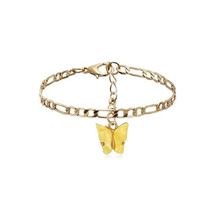 Damen Armband mit zartem Schmetterlingsanhänger in glänzender Gliederkette Shop Nory